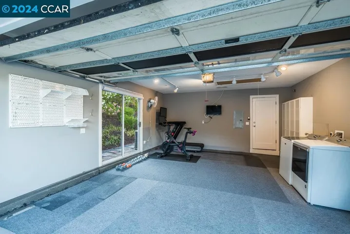 6 Lloyd Lane, Orinda, California 94563