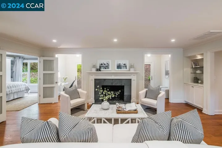 6 Lloyd Lane, Orinda, California 94563