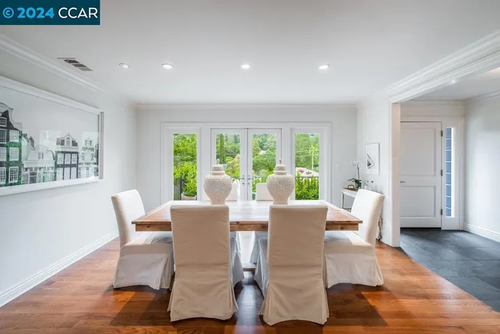 6 Lloyd Lane, Orinda, California 94563