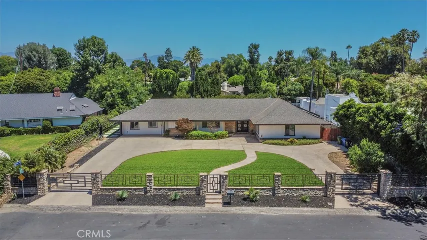 8954 Enfield Avenue, Sherwood Forest, California 91325