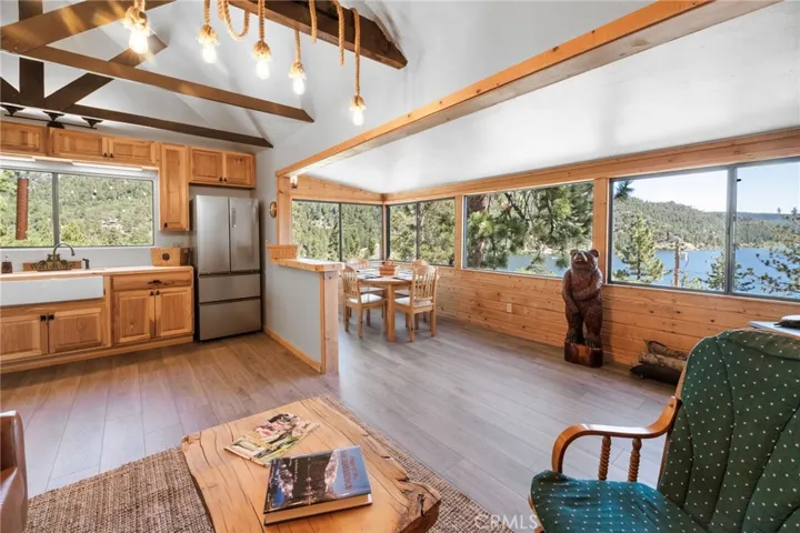 79 Big Bear Tr, Big Bear Lake, California 92315