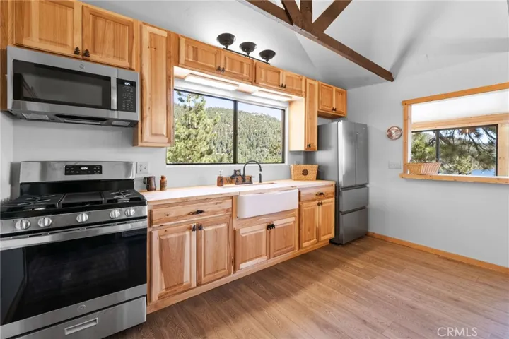 79 Big Bear Tr, Big Bear Lake, California 92315