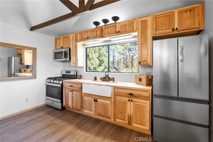 79 Big Bear Tr, Big Bear Lake, California 92315