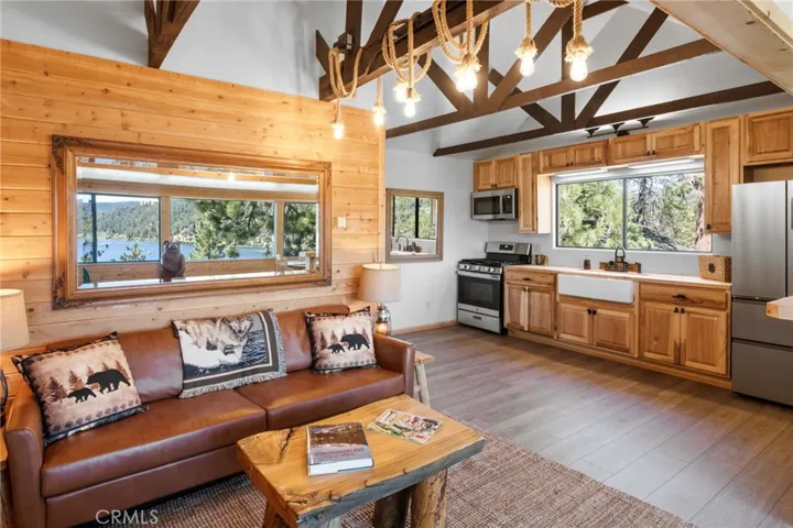 79 Big Bear Tr, Big Bear Lake, California 92315