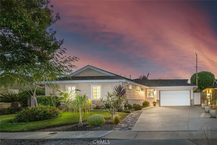 15401 Baffin Circle, Huntington Beach, California 92649