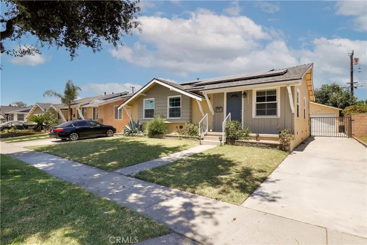 11433 212th Street, Lakewood, California 90715