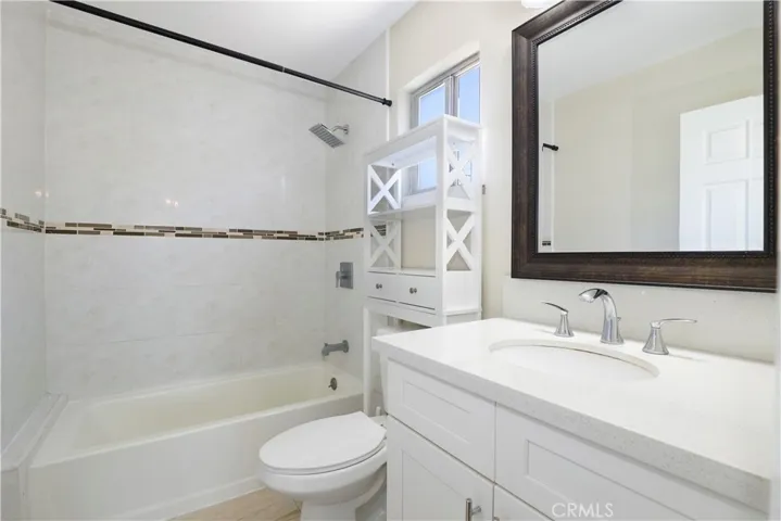 11433 212th Street, Lakewood, California 90715