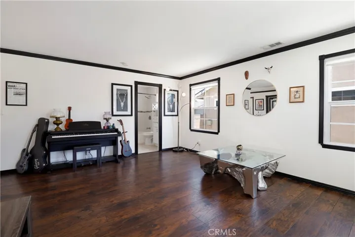 11433 212th Street, Lakewood, California 90715