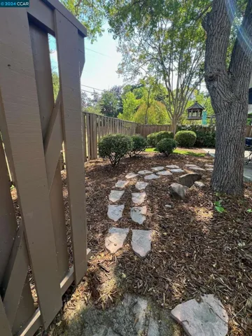 214 Oak Manor Plz, Martinez, California 94553