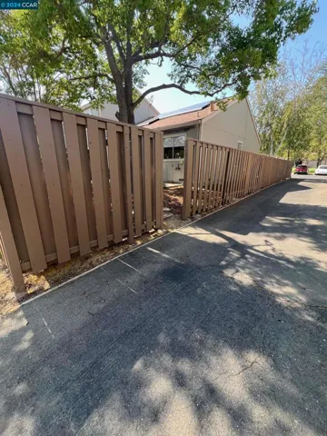 214 Oak Manor Plz, Martinez, California 94553