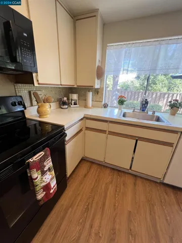 214 Oak Manor Plz, Martinez, California 94553