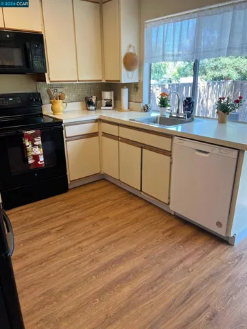 214 Oak Manor Plz, Martinez, California 94553