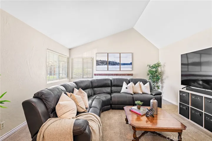 230 Temmera Lane, Glendora, California 91740