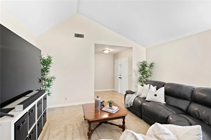 230 Temmera Lane, Glendora, California 91740