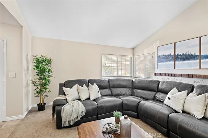 230 Temmera Lane, Glendora, California 91740