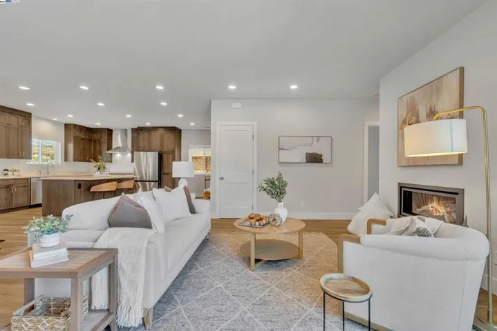 3626 Hemlock Ct, Santa Rosa, California 95403