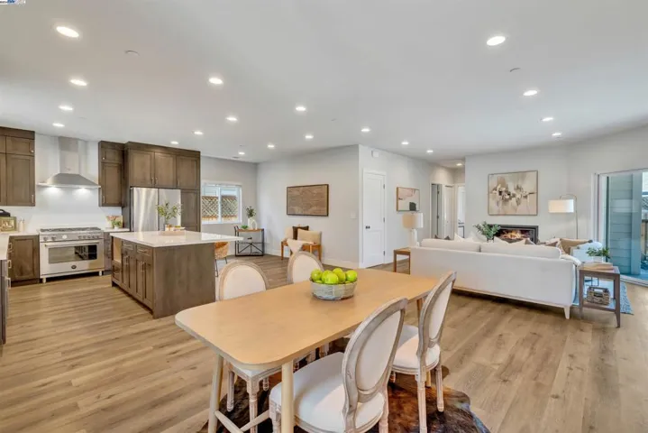 3626 Hemlock Ct, Santa Rosa, California 95403