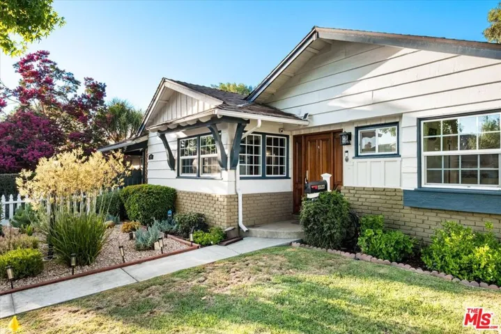 15533 Otsego Street, Encino, California 91436