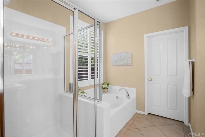 1118 Via Vera Cruz, San Marcos, California 92078