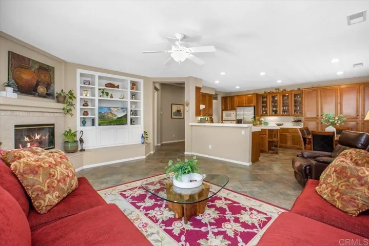 1118 Via Vera Cruz, San Marcos, California 92078