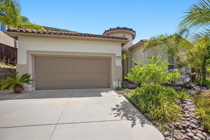 1118 Via Vera Cruz, San Marcos, California 92078
