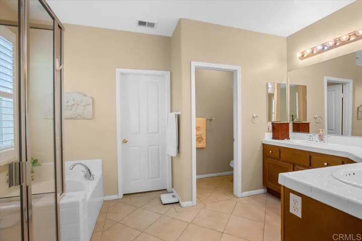 1118 Via Vera Cruz, San Marcos, California 92078