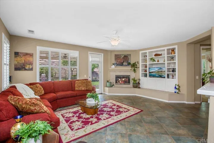 1118 Via Vera Cruz, San Marcos, California 92078