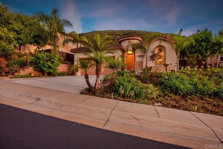1118 Via Vera Cruz, San Marcos, California 92078