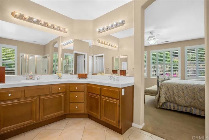 1118 Via Vera Cruz, San Marcos, California 92078