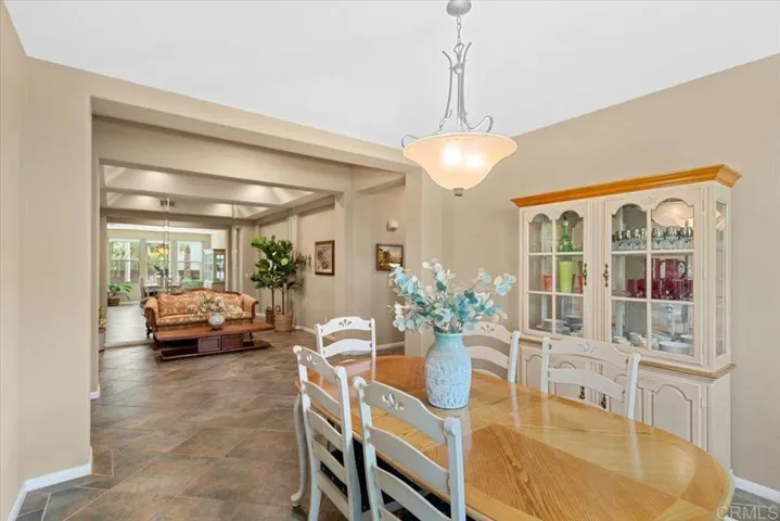 1118 Via Vera Cruz, San Marcos, California 92078