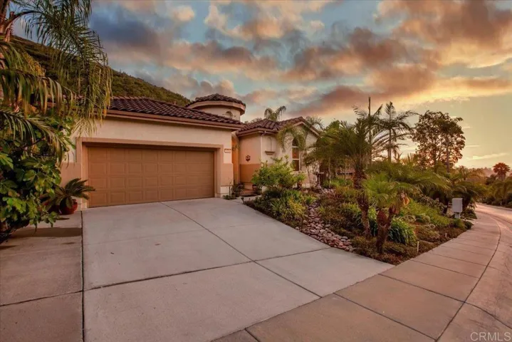 1118 Via Vera Cruz, San Marcos, California 92078