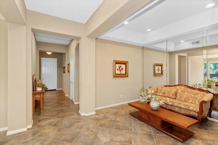 1118 Via Vera Cruz, San Marcos, California 92078