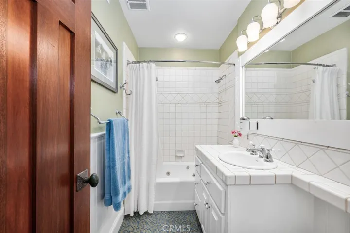 5540 E Peabody Street, Long Beach, California 90808