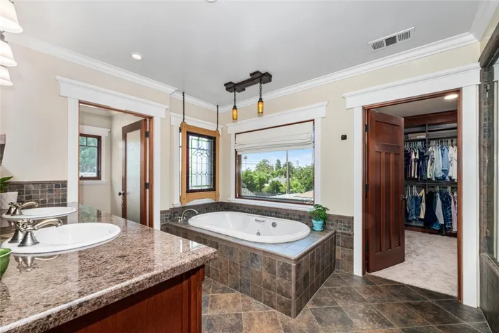 5540 E Peabody Street, Long Beach, California 90808