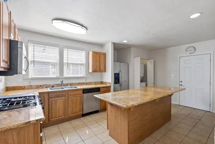 1533 69th Ave, Oakland, California 94621