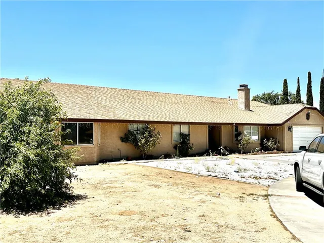 11586 Oakwood Avenue, Hesperia, California 92345