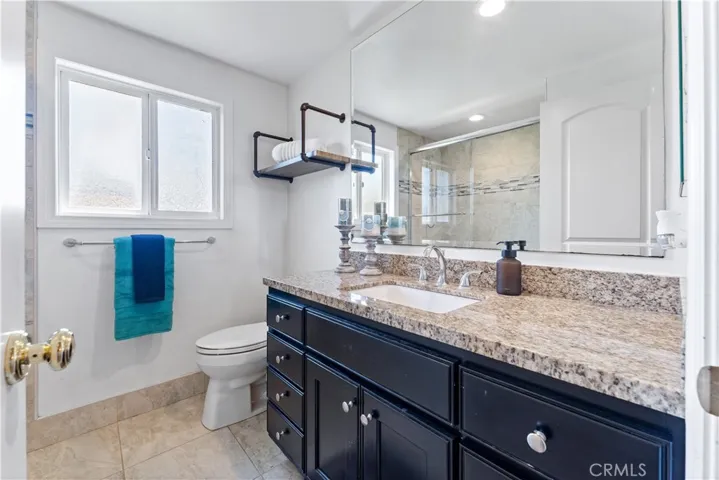 Upstairs hall bath