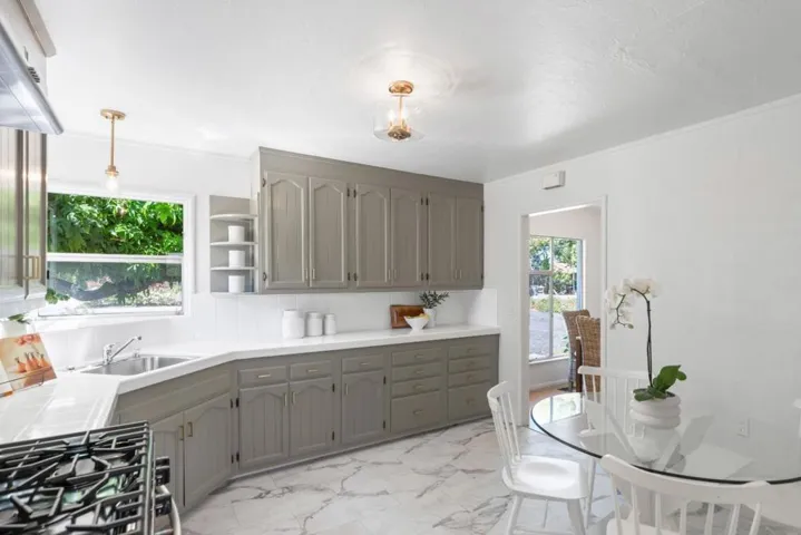 3727 Grove Avenue, Palo Alto, California 94303