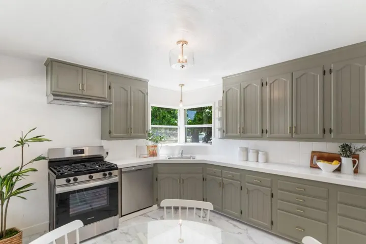 3727 Grove Avenue, Palo Alto, California 94303