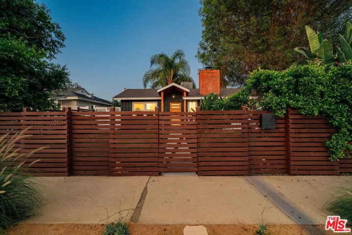 7520 White Oak Avenue, Lake Balboa, California 91406