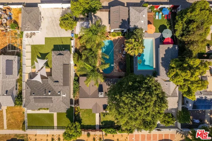 7520 White Oak Avenue, Lake Balboa, California 91406