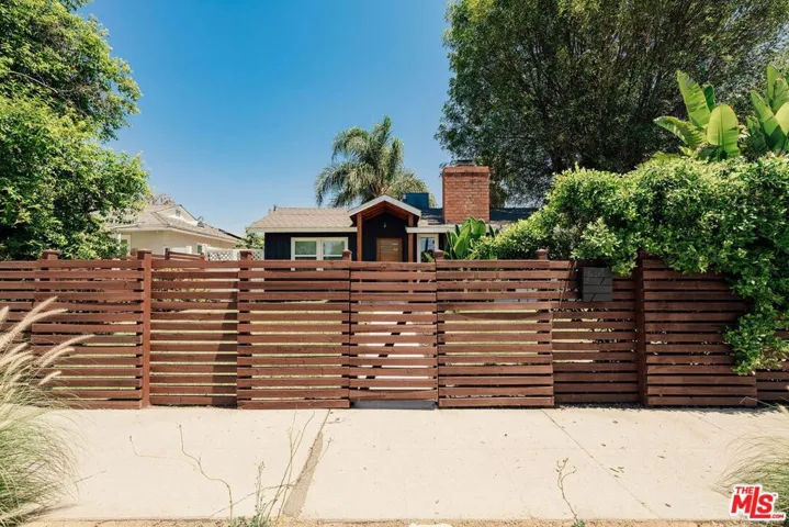 7520 White Oak Avenue, Lake Balboa, California 91406