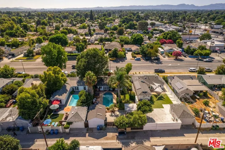 7520 White Oak Avenue, Lake Balboa, California 91406