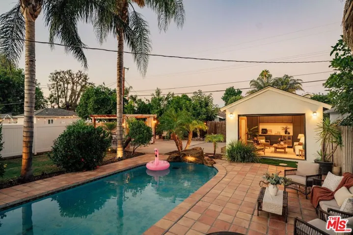 7520 White Oak Avenue, Lake Balboa, California 91406