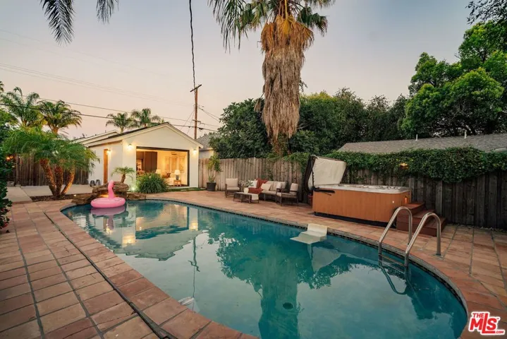 7520 White Oak Avenue, Lake Balboa, California 91406