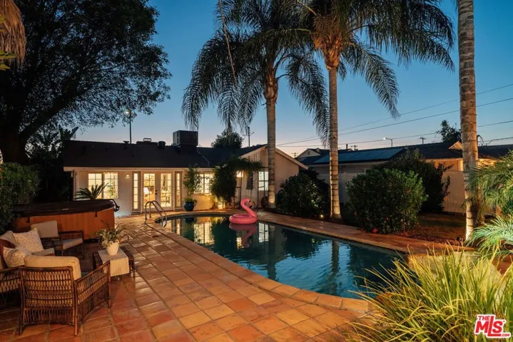 7520 White Oak Avenue, Lake Balboa, California 91406