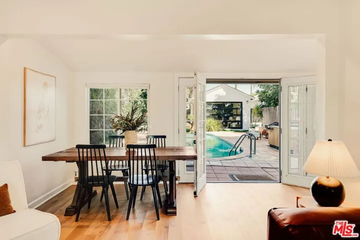 7520 White Oak Avenue, Lake Balboa, California 91406