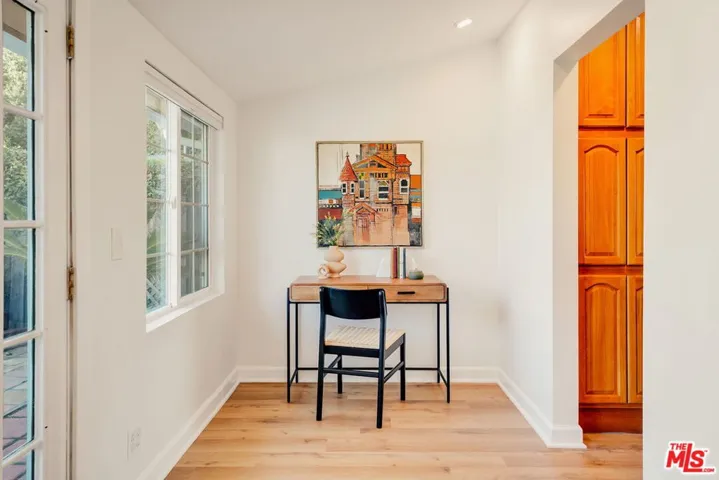 7520 White Oak Avenue, Lake Balboa, California 91406