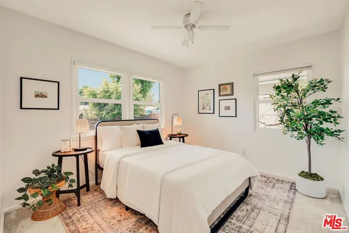 7520 White Oak Avenue, Lake Balboa, California 91406