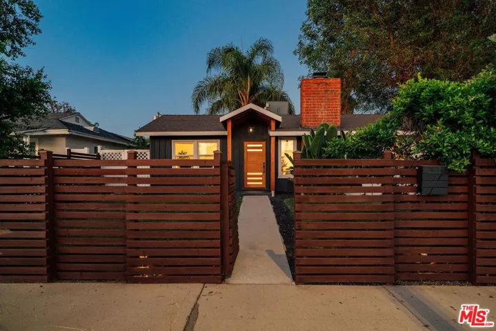 7520 White Oak Avenue, Lake Balboa, California 91406
